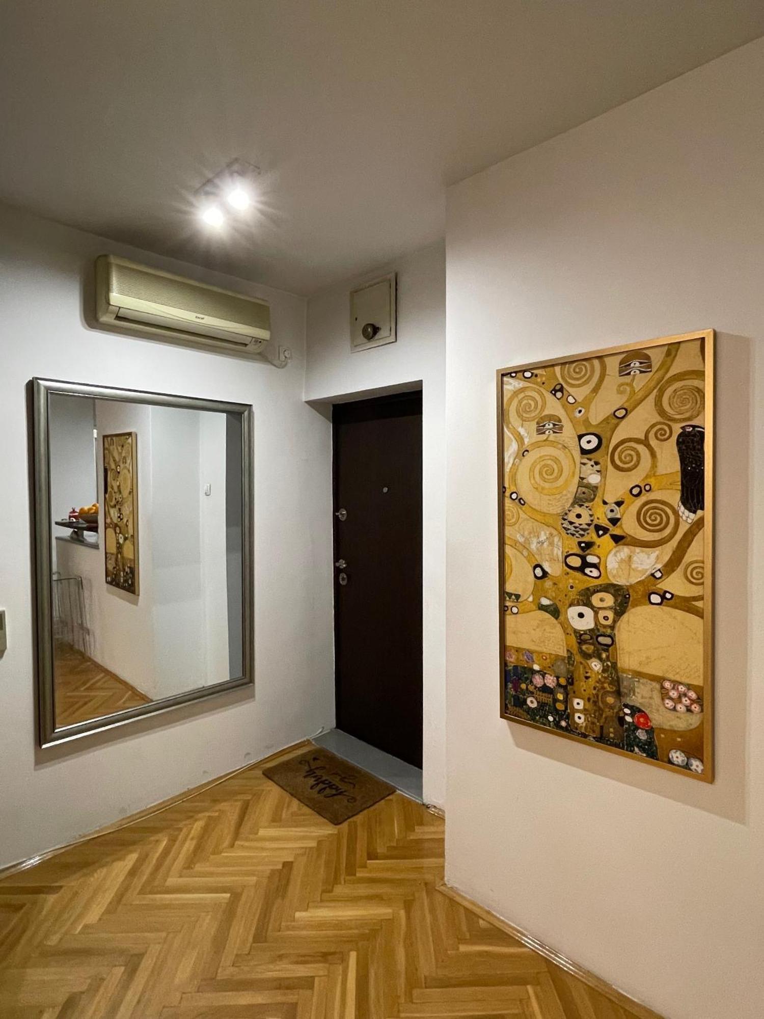Ruby Luxury Central Apartment Skopje Bagian luar foto