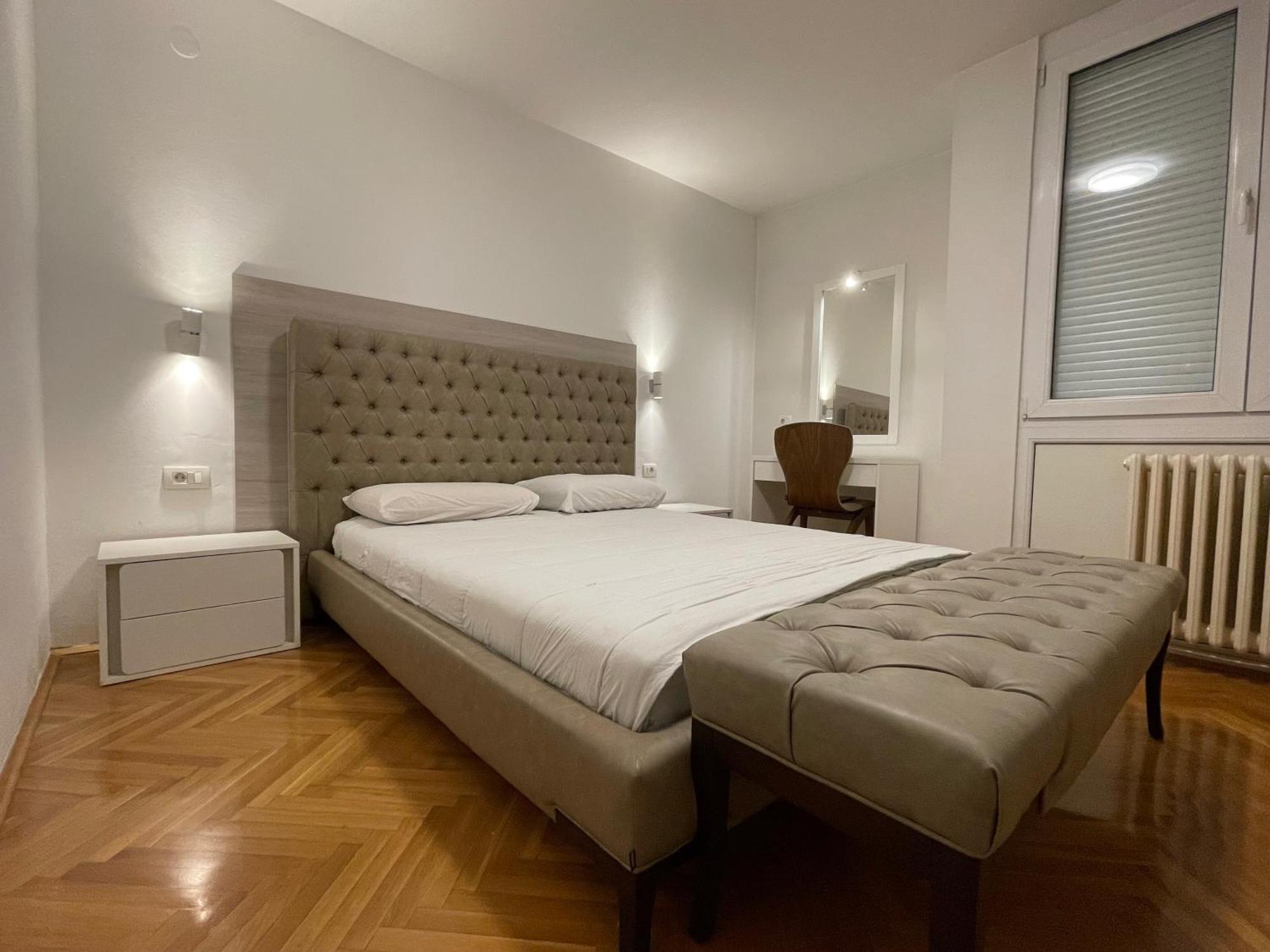 Ruby Luxury Central Apartment Skopje Bagian luar foto
