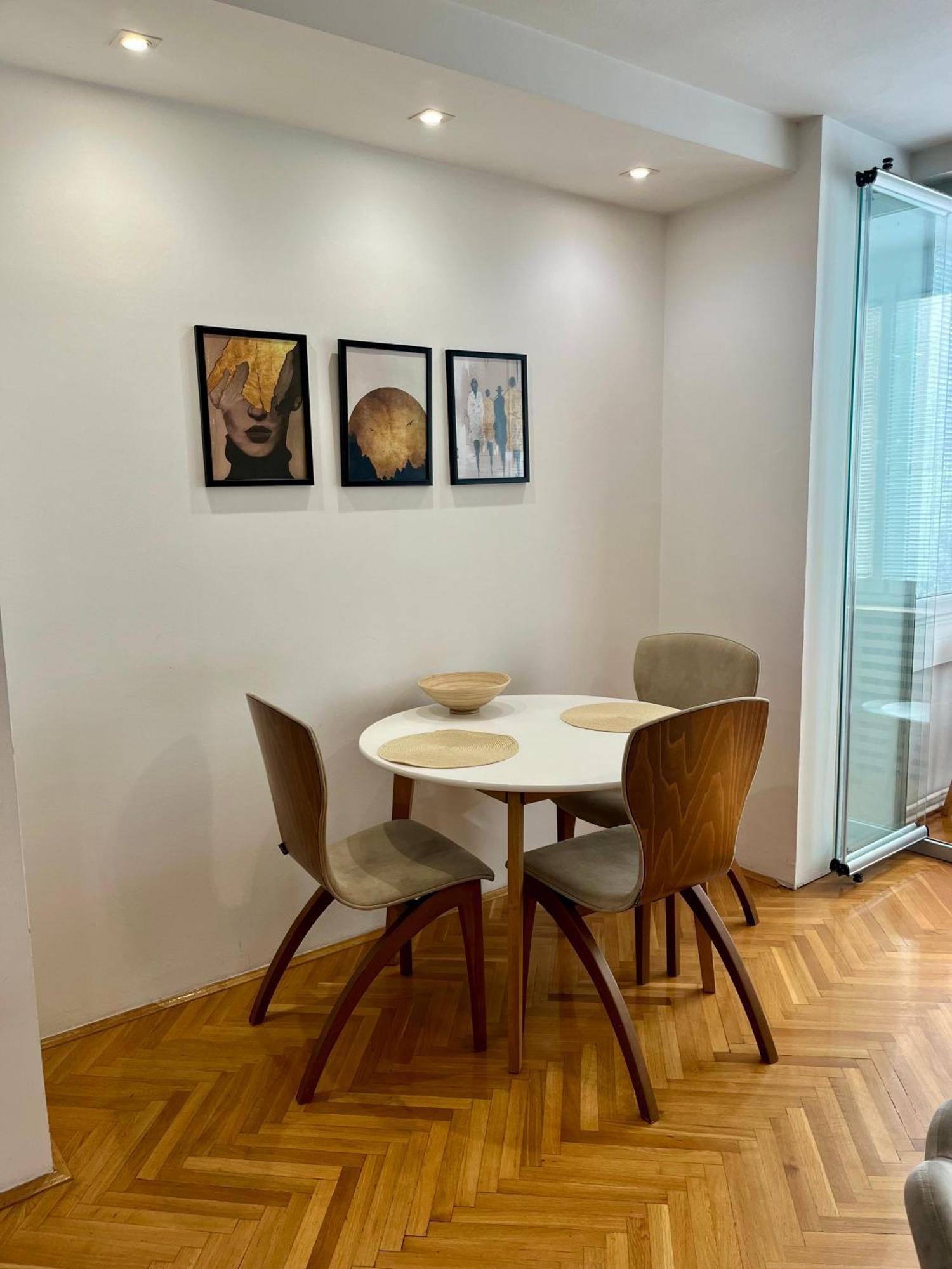 Ruby Luxury Central Apartment Skopje Bagian luar foto